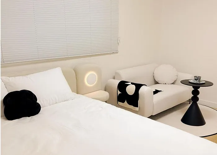 Ttukseom Station 6 Minutes,airport Bus 9 Minutes,seongsu,seoul Forest,myeongdong,gwangya,lotte World,kspo