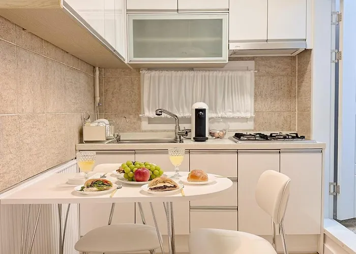 Daire Ttukseom Station 6 Minutes,airport Bus 9 Minutes,seongsu,seoul Forest,myeongdong,gwangya,lotte World,kspo